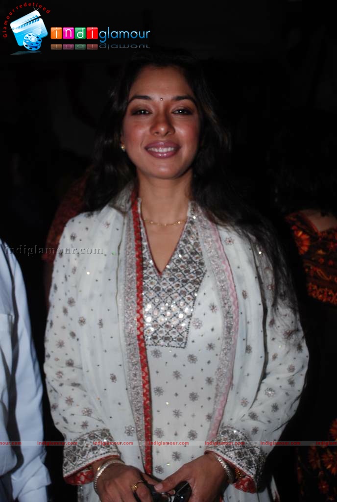 Shaan, Moushmi Chaterjee,Rupa Ganguly at Durga pooja Event hd photo